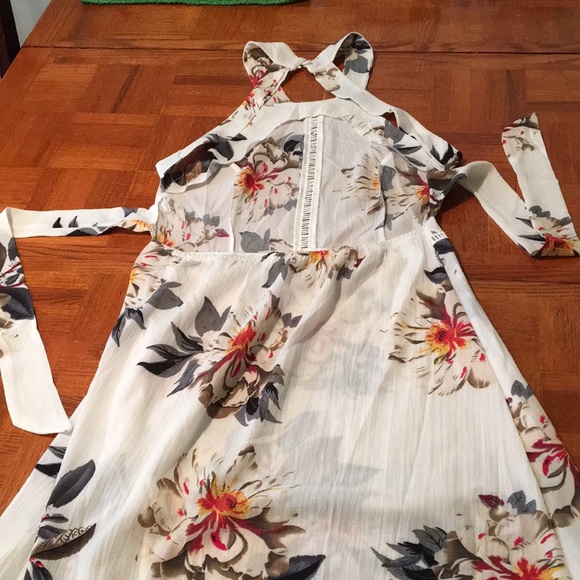 Halter style maxi dress, floral wrap - Picture 11 of 12